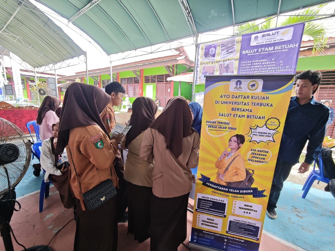 Salut Etam Betuah di Samarindaku Education Expo