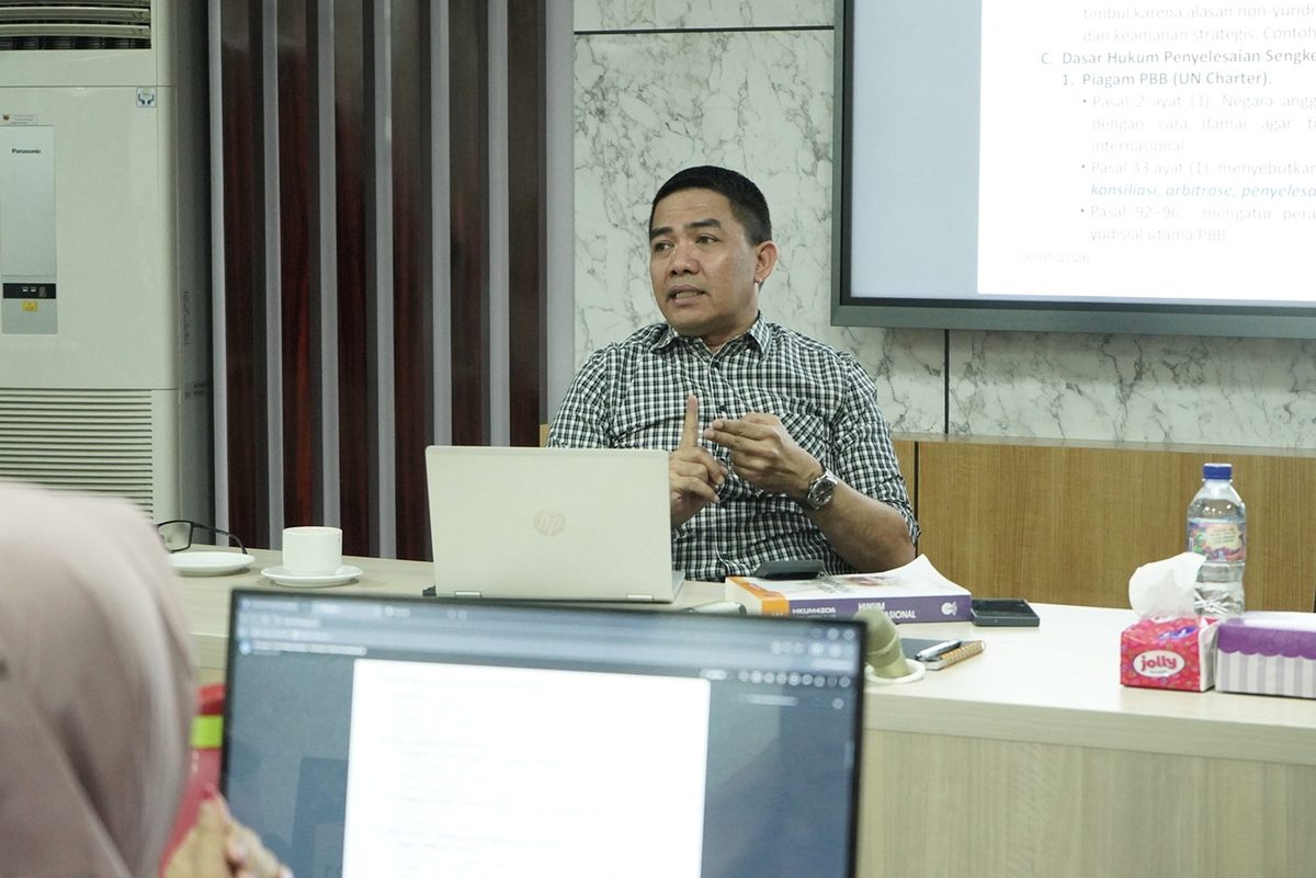 Dosen Hukum Internasional UT mengajar di BKPSDM Samarinda